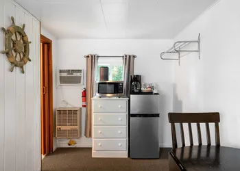 South Arm Retreats Motel Double Room 6 hotel thumbnail 2