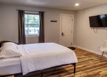 Vermont Suites hotel thumbnail 4