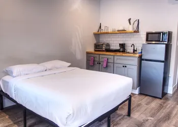 Vermont Suites hotel thumbnail 6