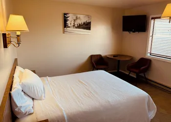 Ho Hum Motel hotel thumbnail 2