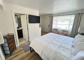 89 & Nine Motel hotel thumbnail 2