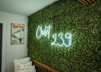 Chalet 239 hotel thumbnail 5