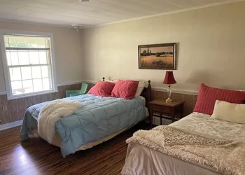Plain Kate's Inc hotel thumbnail 3