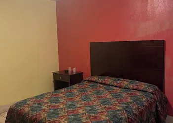 Plaza Motel hotel thumbnail 2