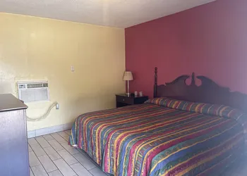 Plaza Motel hotel thumbnail 6