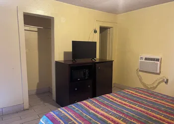 Plaza Motel hotel thumbnail 7