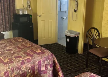Motel 301 hotel thumbnail 2