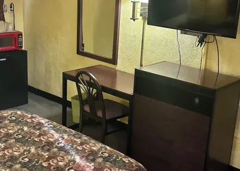 Motel 301 hotel thumbnail 3