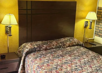 Motel 301 hotel thumbnail 5