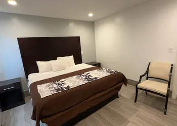 Lindenhurst Motel hotel thumbnail 6