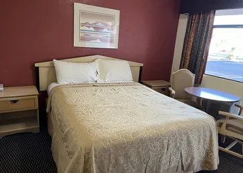 Economy Inn hotel thumbnail 2