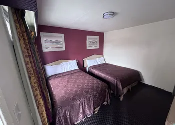 Economy Inn hotel thumbnail 3