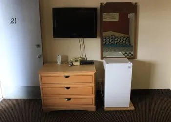 Economy Inn hotel thumbnail 8