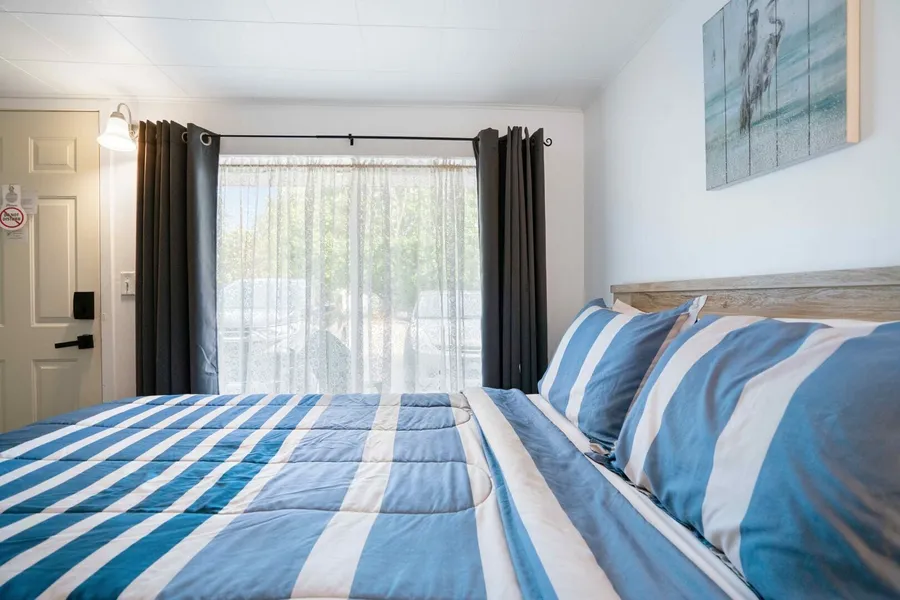 South Arm Retreats Standard Room 1 hotel detail image 6