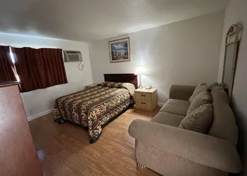 Sherwood Motel hotel thumbnail 2