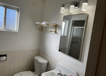 Sherwood Motel hotel thumbnail 6