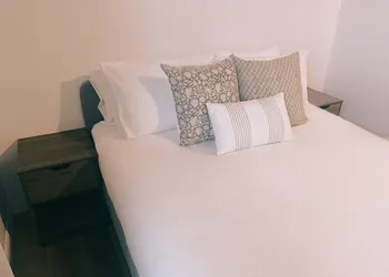 La Belle Excuse hotel thumbnail 6