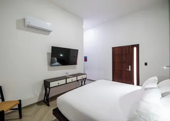 Hotel Miranda hotel thumbnail 4