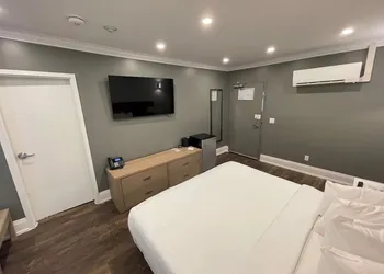 Coastal Suites hotel thumbnail 7