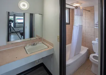 Glenstone place extended stay motel hotel thumbnail 7