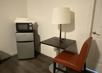 Golden Kent Motel hotel thumbnail 3