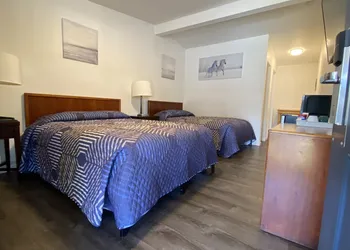 Golden Kent Motel hotel thumbnail 4