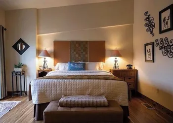 Inn at Desert Wind Winery hotel thumbnail 3