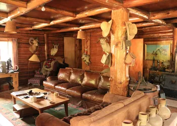 Grizzly Lodge hotel thumbnail 2