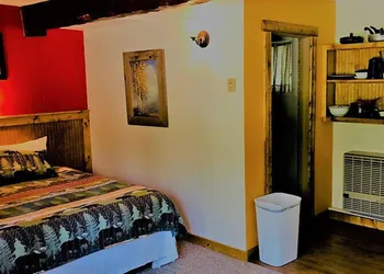 Grizzly Lodge hotel thumbnail 5