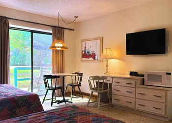 Lodge at Mount Mitchell hotel thumbnail 5