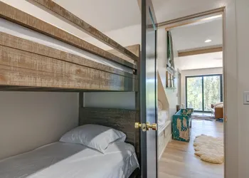 Alpine Mountain Escape hotel thumbnail 2