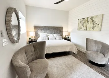 Eagles Landing Lodge Private Suites and Group Lodging hotel thumbnail 2