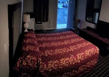 Budget Lodge by OYO Portland West hotel thumbnail 5