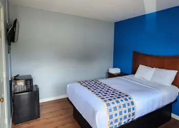 Buckroe Motel hotel thumbnail 6