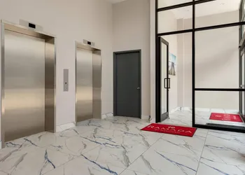 Ramada By Wyndham Brooklyn Empire Blvd hotel thumbnail 3