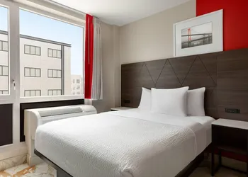 Ramada By Wyndham Brooklyn Empire Blvd hotel thumbnail 6