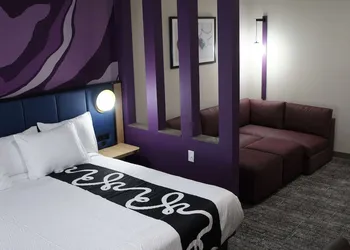 La Quinta Inn & Suites by Wyndham Memphis East hotel thumbnail 6