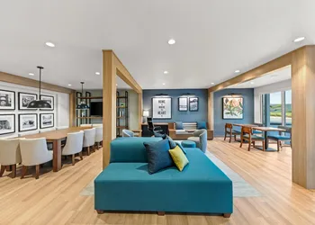 Everhome Suites Waco by Choice Hotels hotel thumbnail 2