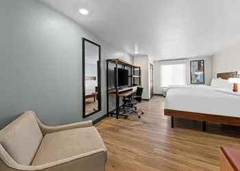 Everhome Suites Waco by Choice Hotels hotel thumbnail 5