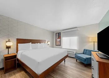 Everhome Suites Waco by Choice Hotels hotel thumbnail 6