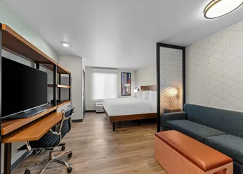 Everhome Suites Waco by Choice Hotels hotel thumbnail 7
