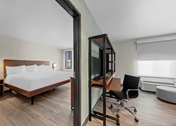 Everhome Suites Waco by Choice Hotels hotel thumbnail 8