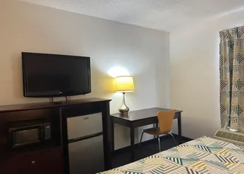 Motel 6 Fancy Gap, VA hotel thumbnail 3