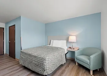 Woodspring Suites Coralville Iowa City hotel thumbnail 8