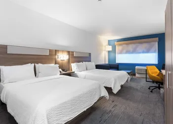 Holiday Inn Express & Suites Waco Downtown by IHG hotel thumbnail 8