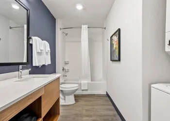Everhome Suites El Paso Airport Near Fort Bliss by Choice Hotels hotel thumbnail 5