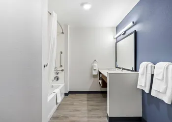 Everhome Suites El Paso Airport Near Fort Bliss by Choice Hotels hotel thumbnail 8