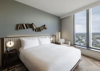 Hilton Arlington Rosslyn The Key hotel thumbnail 8