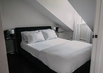 Lum The Queen hotel thumbnail 8