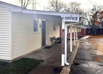 Skylark Motel by OYO hotel thumbnail 3